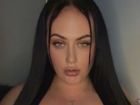 Image de profil du modèle de webcam CurvyQueen2023