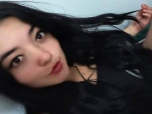 cameliasaenz profilbild på webbkameramodell 
