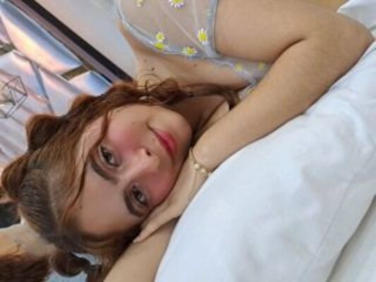 Image de profil du modèle de webcam AdeleineFoster