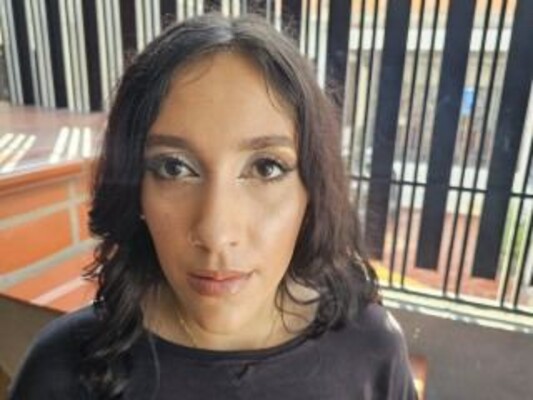 Imagen de perfil de modelo de cámara web de girlnealejerav
