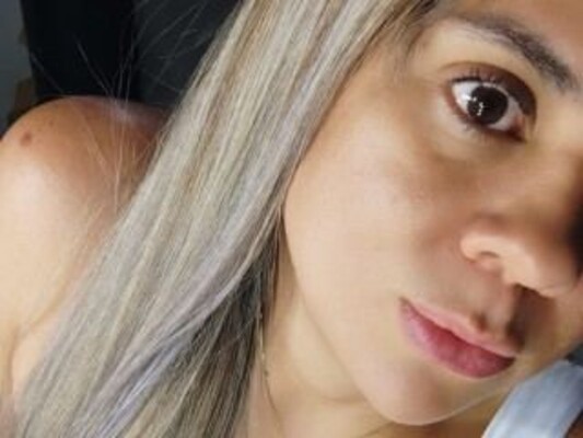 Foto de perfil de modelo de webcam de MARIACAMILA18 