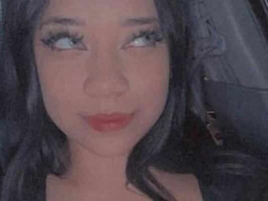 Sophiabeckerr18 profilbild på webbkameramodell 