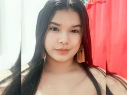 Foto de perfil de modelo de webcam de LucieRoussel 