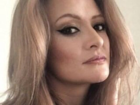 Foto de perfil de modelo de webcam de MavieYarin 