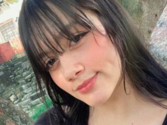 AmelieSwitf profilbild på webbkameramodell 