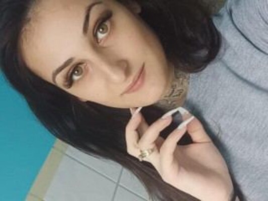 Emaa19 cam model profile picture 