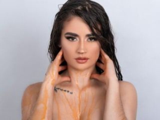 AriannaMour profilbild på webbkameramodell 
