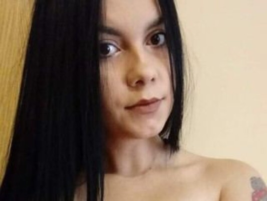 Image de profil du modèle de webcam KARIYNAA