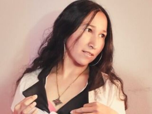 LuluMiyaki profilbild på webbkameramodell 