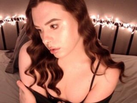 Foto de perfil de modelo de webcam de SerenaShieldsT 