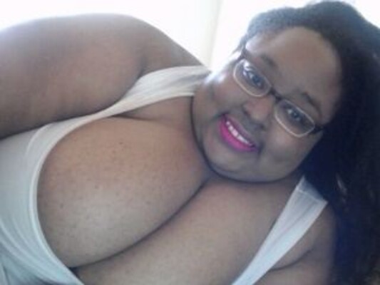 Foto de perfil de modelo de webcam de Loves_Aura 