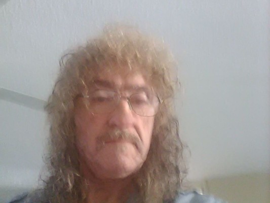 Breedlove profilbild på webbkameramodell 