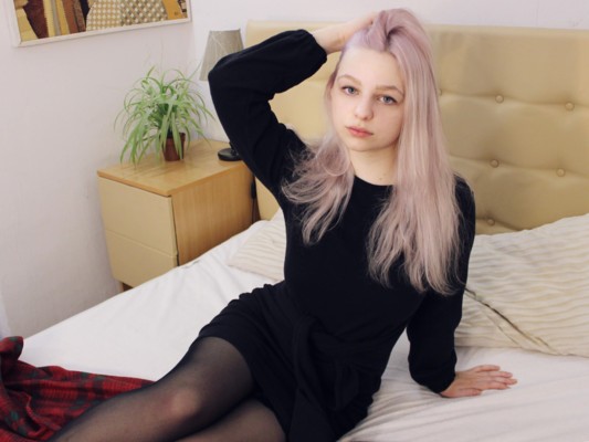 Caissy cam model profile picture 
