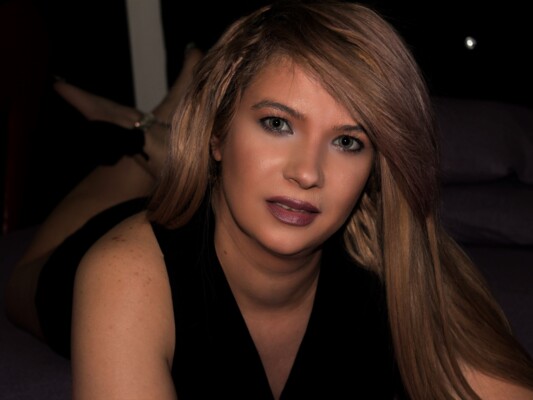 Foto de perfil de modelo de webcam de LuanaSummeryXX 