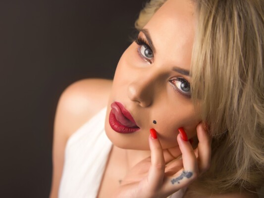 AdalynnaBlair immagine del profilo del modello di cam