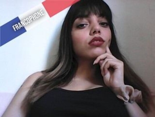 Image de profil du modèle de webcam Mademoiselleveronica
