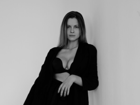 DarinaStern18 cam model profile picture 