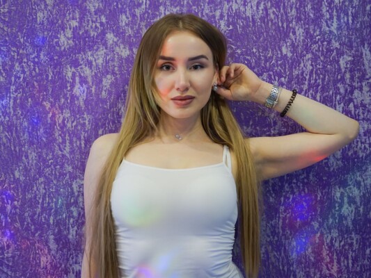 Foto de perfil de modelo de webcam de AminaSovn 
