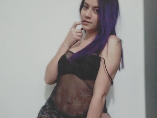 Foto de perfil de modelo de webcam de ady_purple 