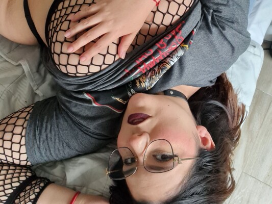 Foto de perfil de modelo de webcam de Paulinavga 