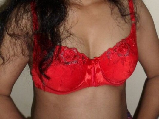 Image de profil du modèle de webcam Rose_Fatima