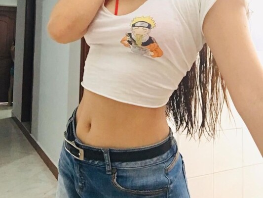 Imagen de perfil de modelo de cámara web de latinagirl018