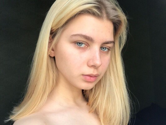 Melissa_steel cam model profile picture 
