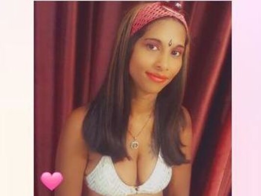 Foto de perfil de modelo de webcam de IndianYummi 