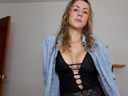 Foto de perfil de modelo de webcam de Carolina_Zaens 