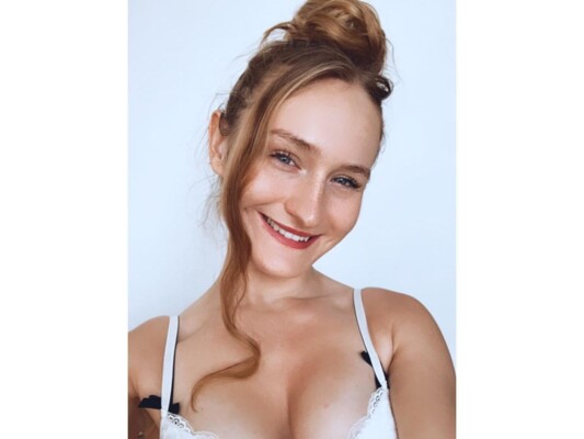 Imagen de perfil de modelo de cámara web de LucyLorettaxoUK