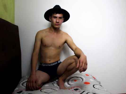 Image de profil du modèle de webcam dominic_Radcliffe