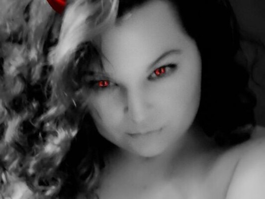 Image de profil du modèle de webcam Lady_Ciri