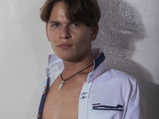 Max_Guel immagine del profilo del modello di cam