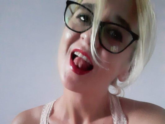 Foto de perfil de modelo de webcam de SarahDe3vil3 