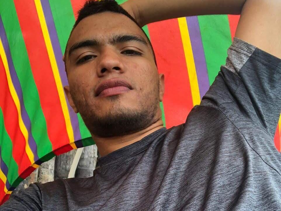 latinhotboy99 profilbild på webbkameramodell 