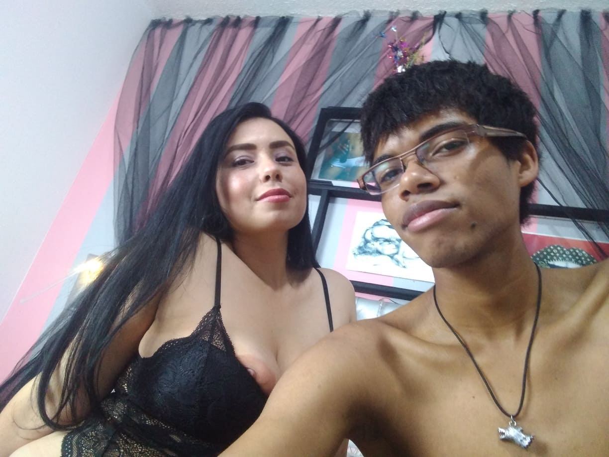 Foto de perfil de modelo de webcam de axel_and_marce 