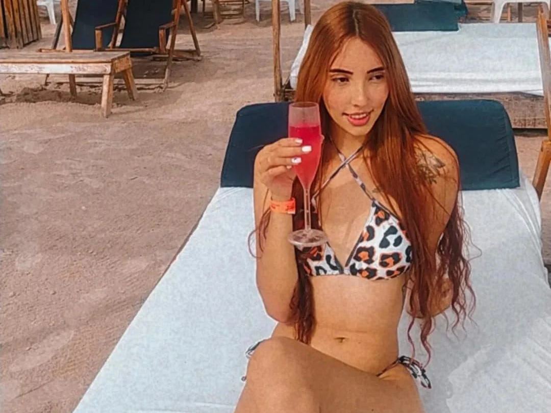 Anaisminn immagine del profilo del modello di cam