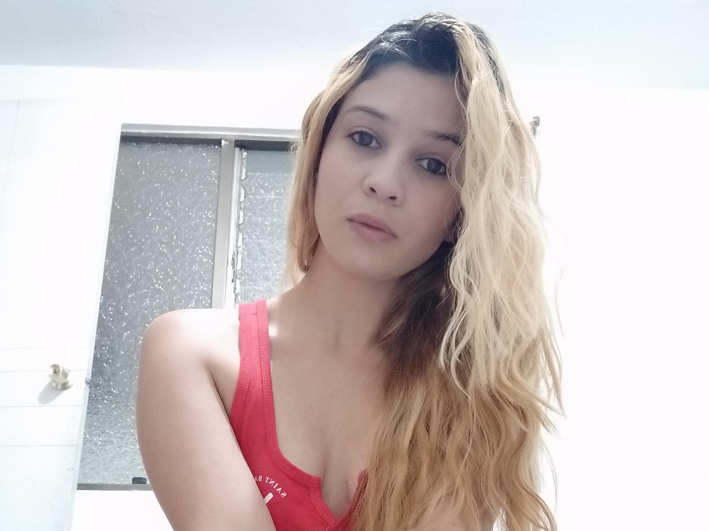 Foto de perfil de modelo de webcam de MartinaBuiles 