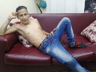 Imagen de perfil de modelo de cámara web de angel_guzman1