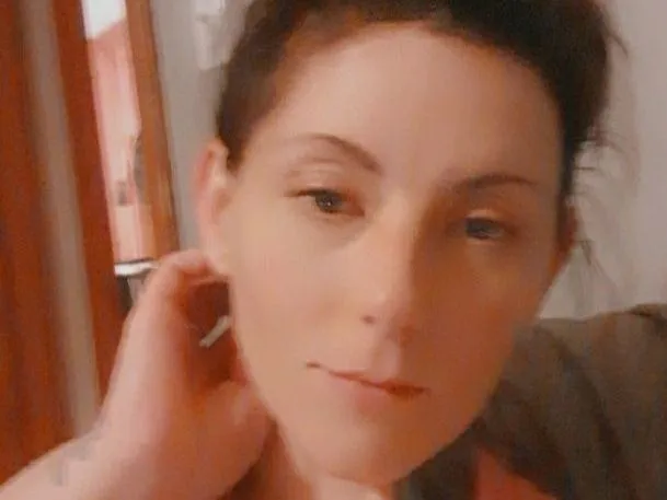 Ambur69420 cam model profile picture