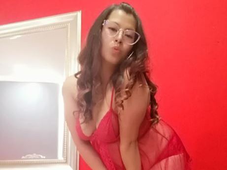 Foto de perfil de modelo de webcam de Caroline_Adamss 