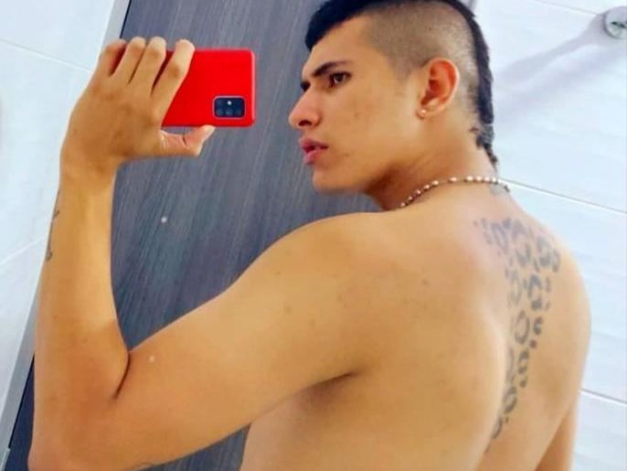 Imagen de perfil de modelo de cámara web de men_sexylatin95