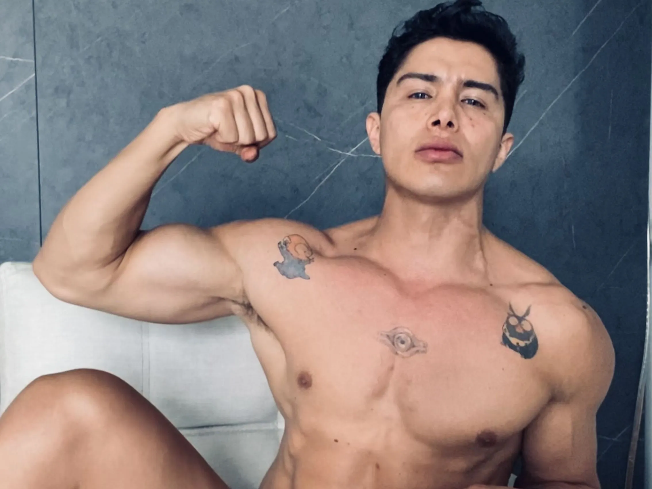 Imagen de perfil de modelo de cámara web de EddyMaxwell