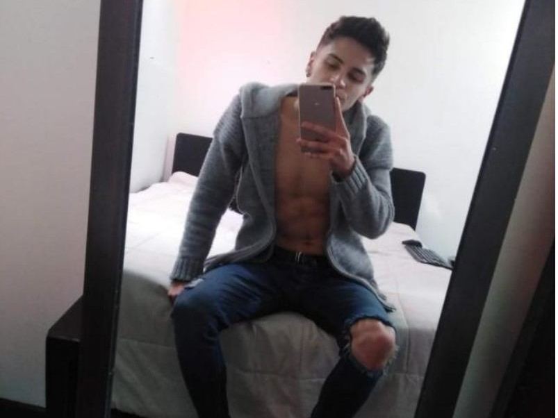 Andybluess18 cam model profile picture 