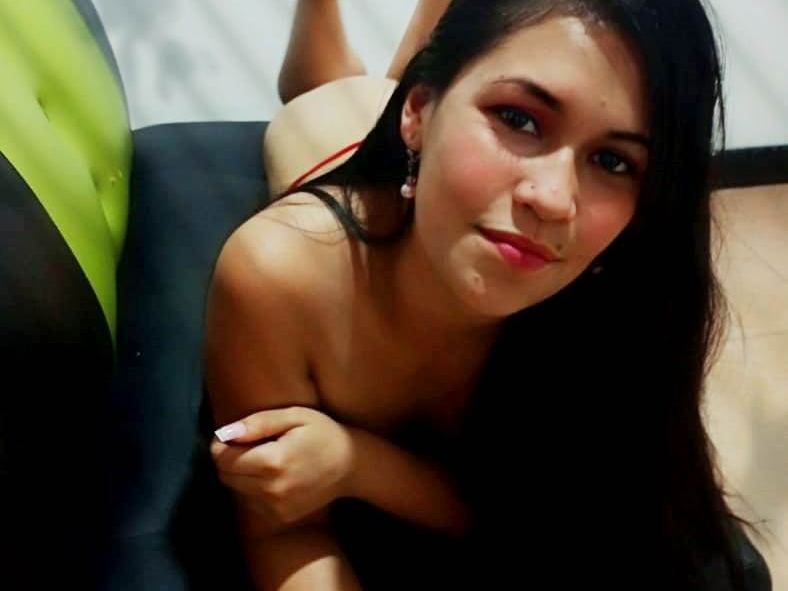 Foto de perfil de modelo de webcam de Charlott_Russo 