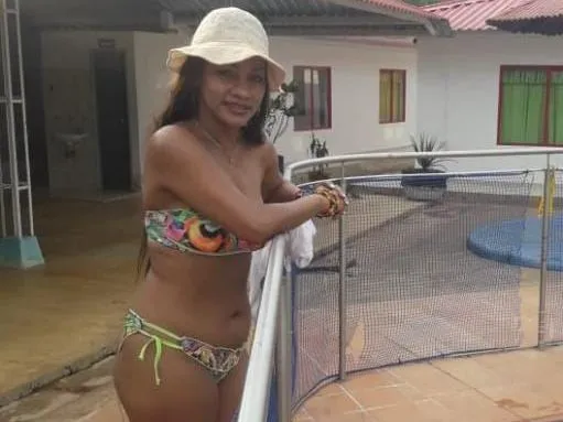 Imagen de perfil de modelo de cámara web de NaugthyBrunettex