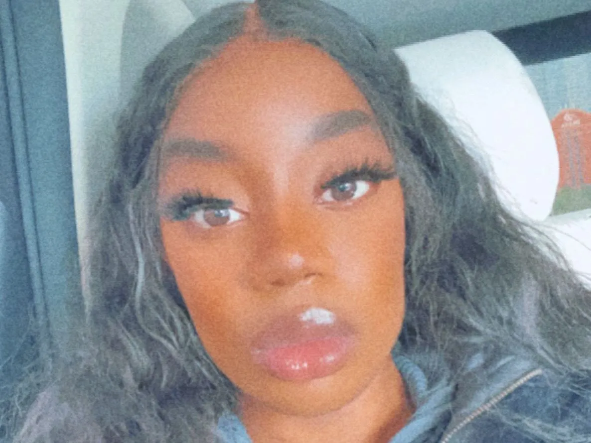 MellaaMonae profielfoto van cam model