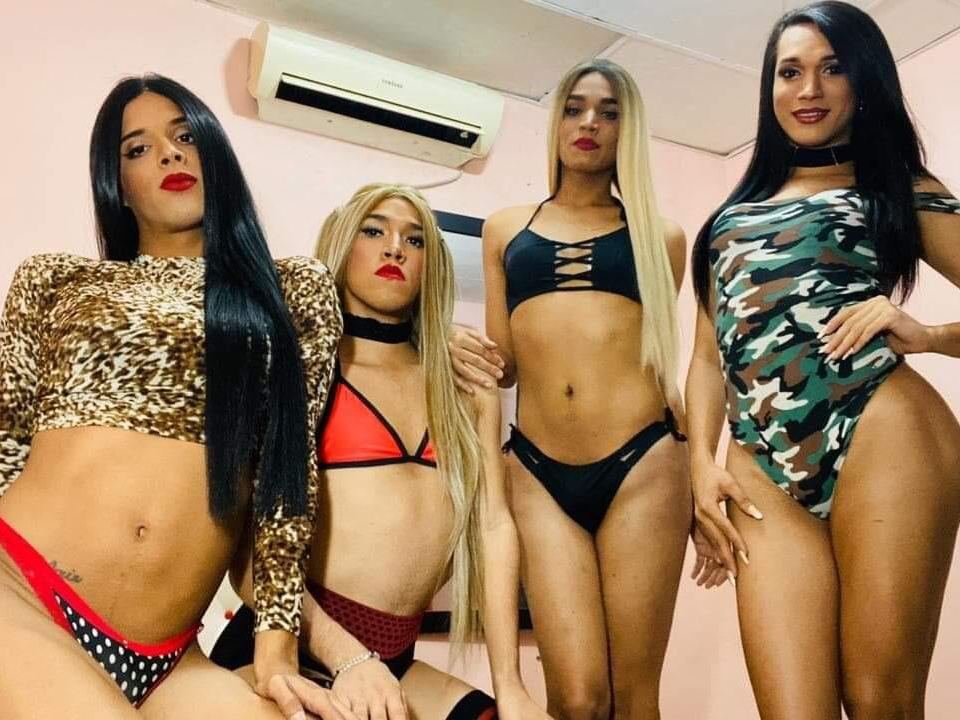 Imagen de perfil de modelo de cámara web de DirtySisTs18