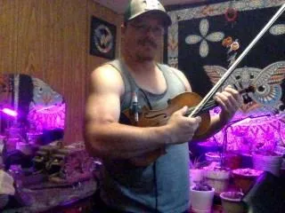 Image de profil du modèle de webcam FiddleBear