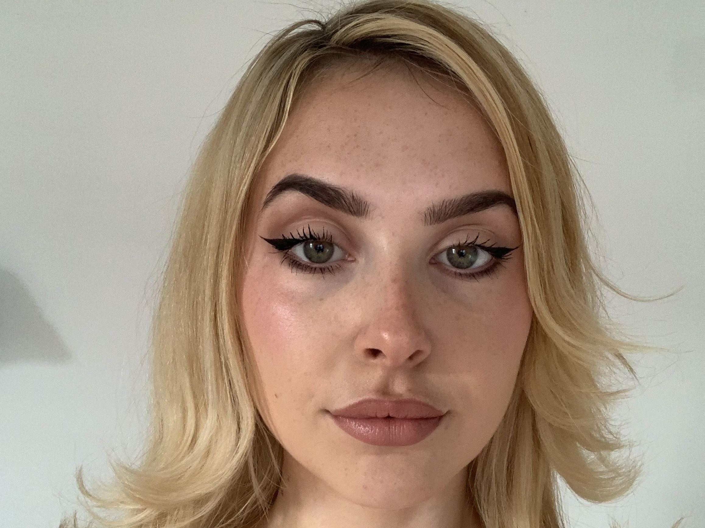 LilyWolsleyBabestation profilbild på webbkameramodell 